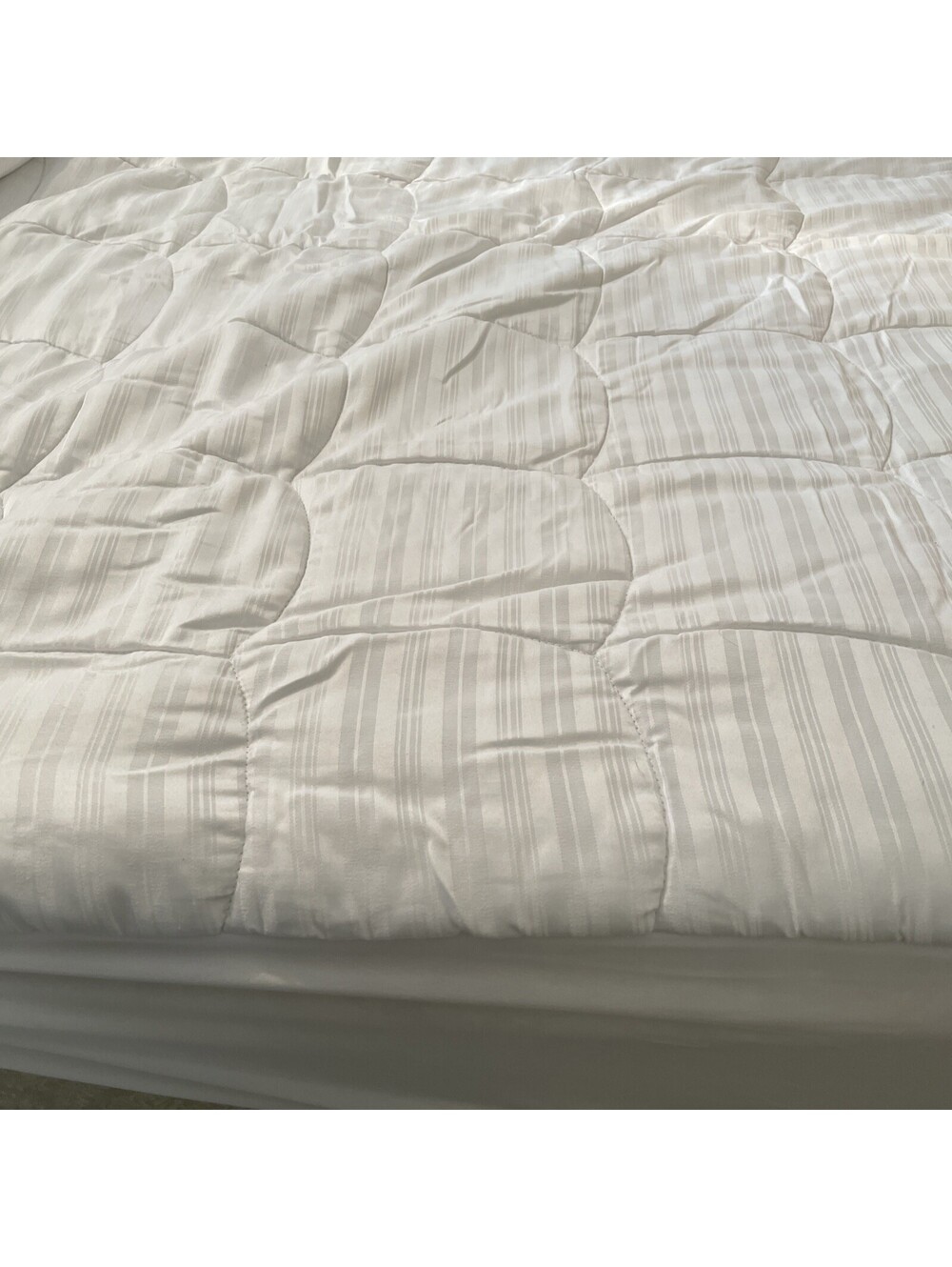 White Queen Padded Mattress Pad 60" x 80" Cover